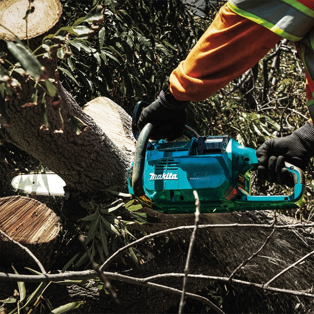 Makita UC013GZ01 40V Max XGT Cordless Brushless 18 inch Rear Handle Chainsaw (Tool Only)