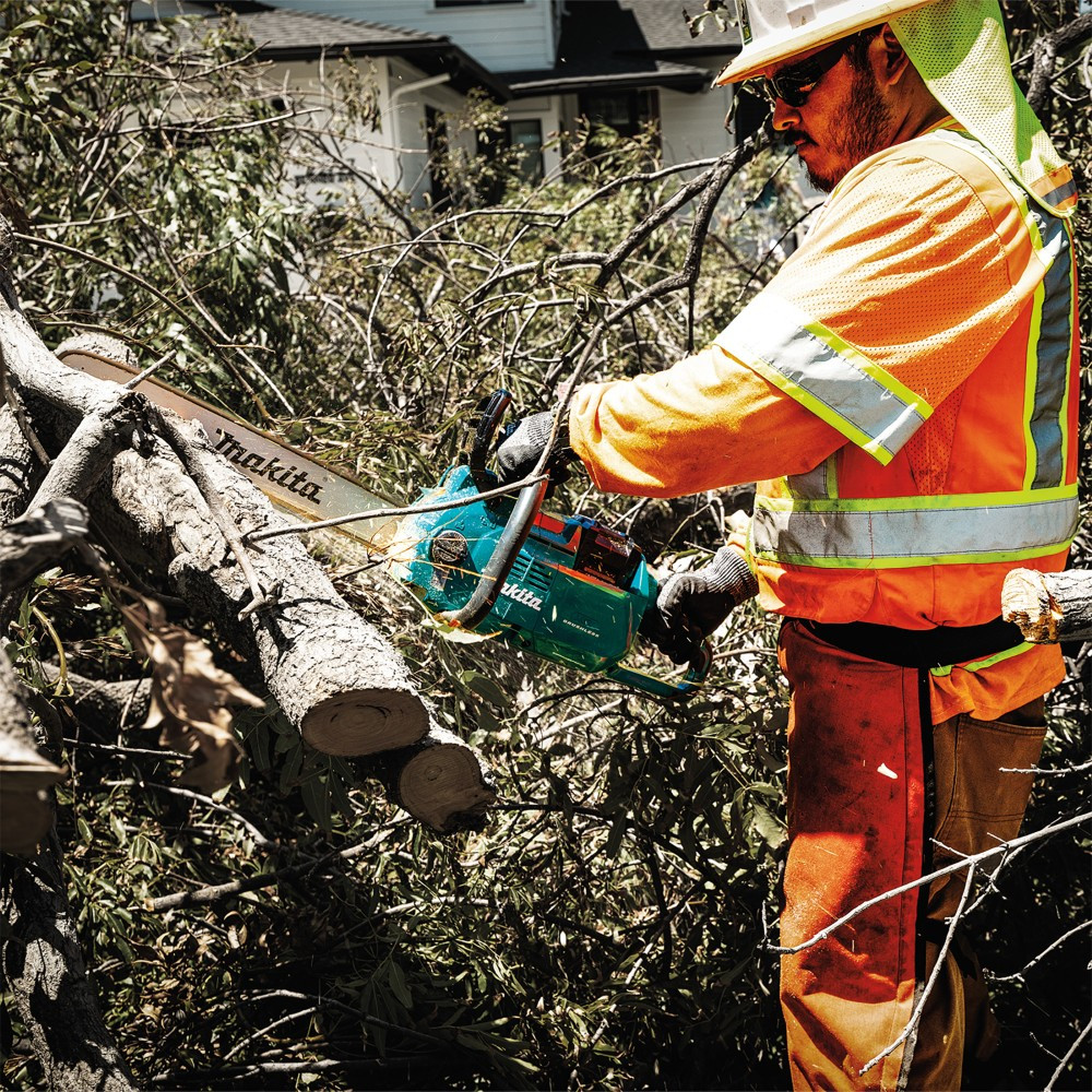 Makita UC013GZ01 40V Max XGT Cordless Brushless 18 inch Rear Handle Chainsaw (Tool Only)