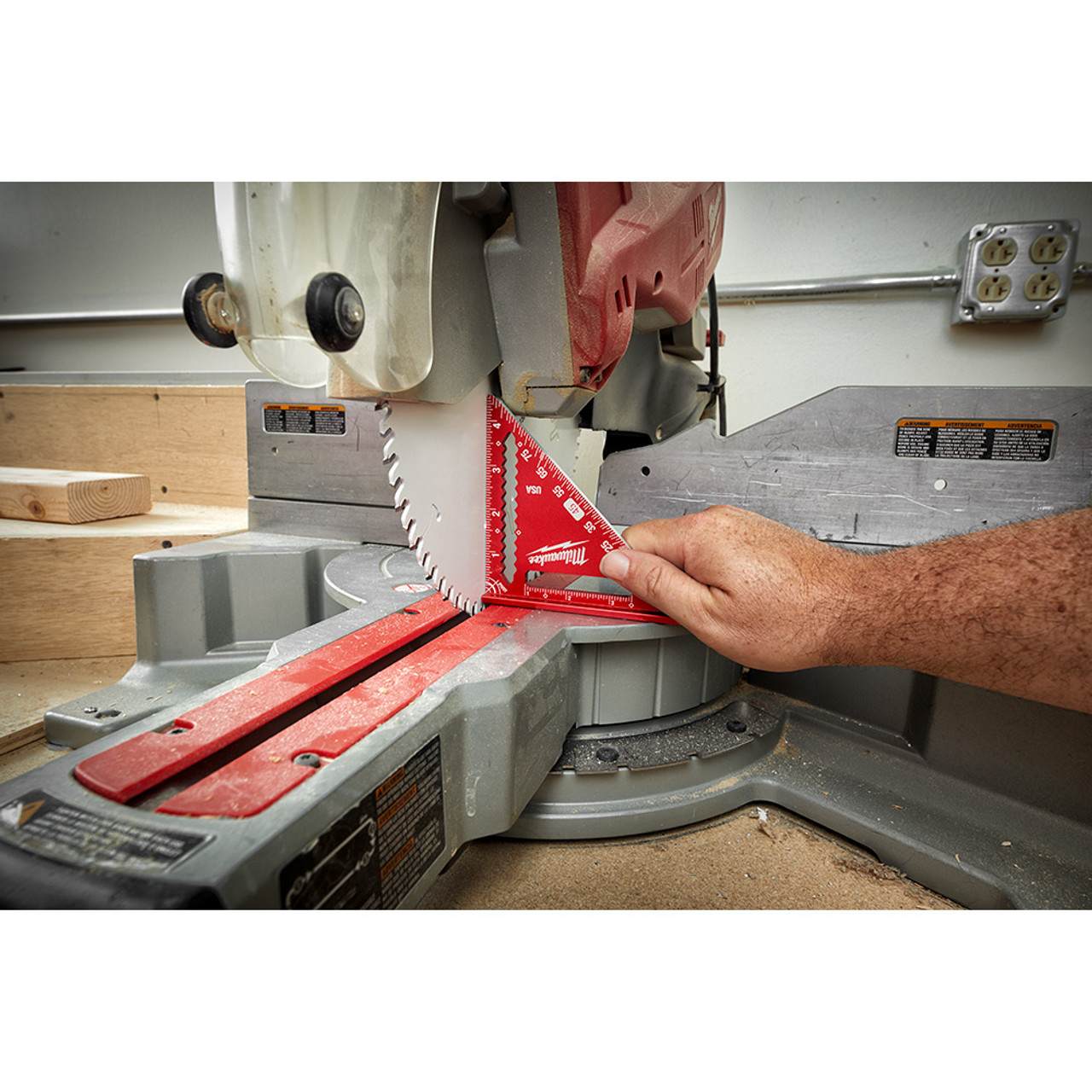 Milwaukee MLSQ040 4-12-Inch Compact Trim Square measuring
