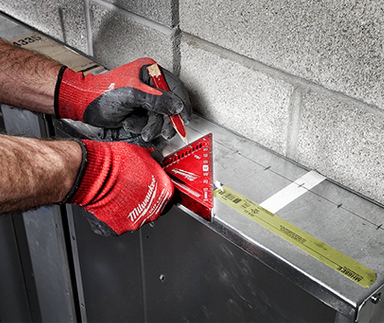 Milwaukee MLSQ040 4-12-Inch Compact Trim Square measuring