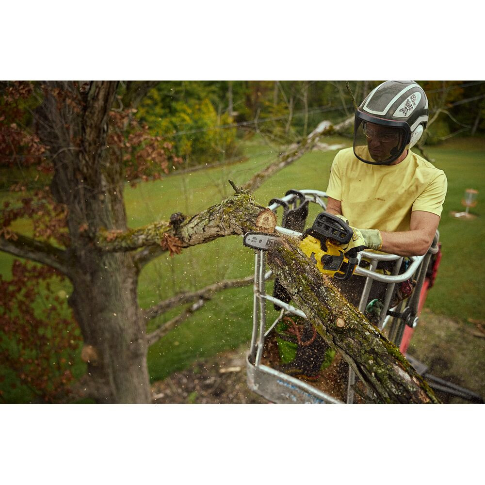 DeWalt DCCS673X1-CA 60V MAX Cordless Brushless 12 inch Compact Top Handle Chainsaw Kit