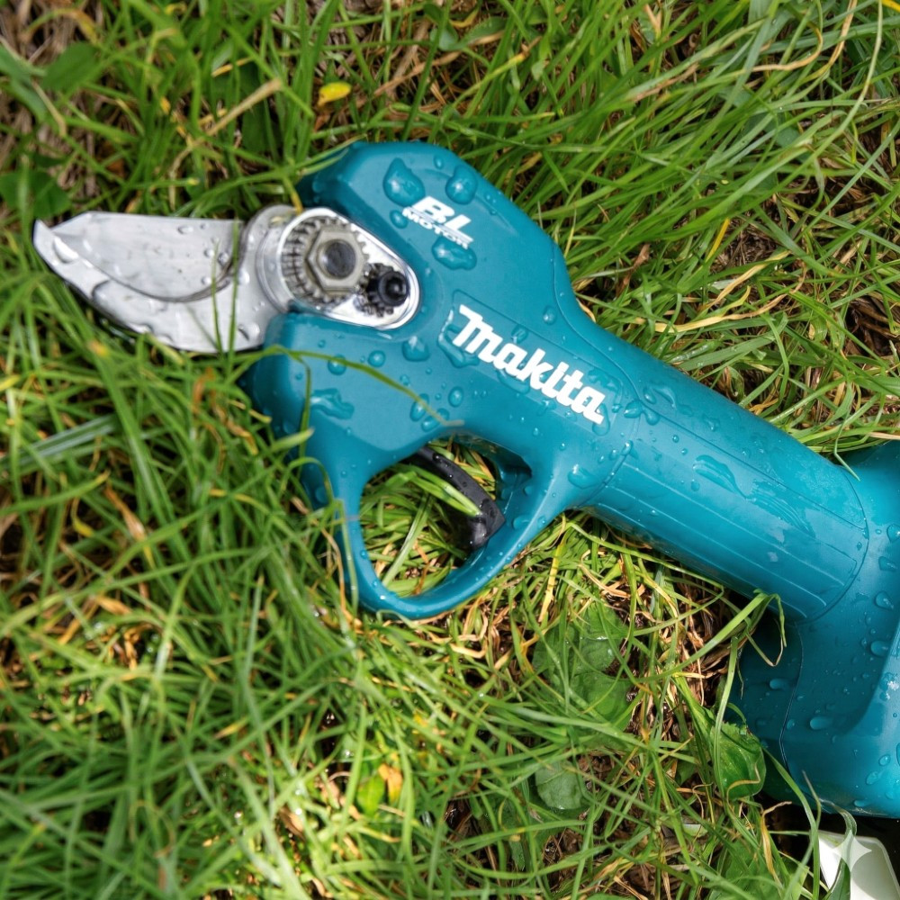 Makita DUP181Z 18V LXT Pruning Shears (Tool Only) | Troxten