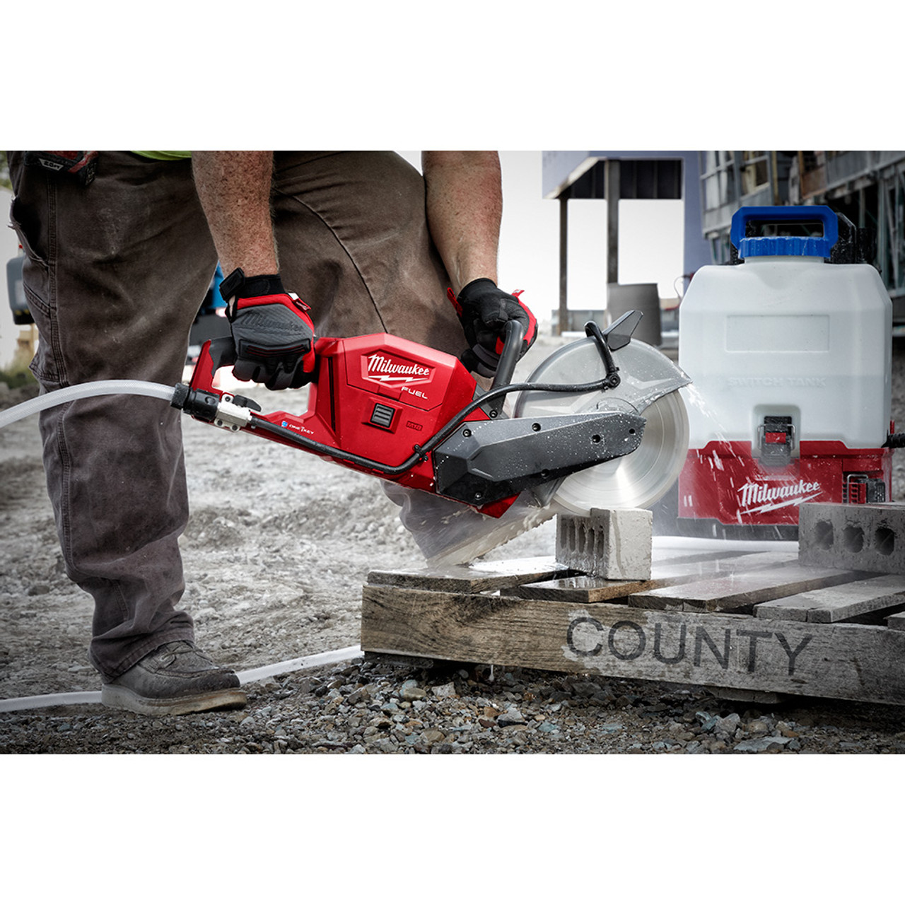 Milwaukee 2786-22HD M18 FUEL 9 Cut-Off Saw with ONE-KEY cutting into concrete