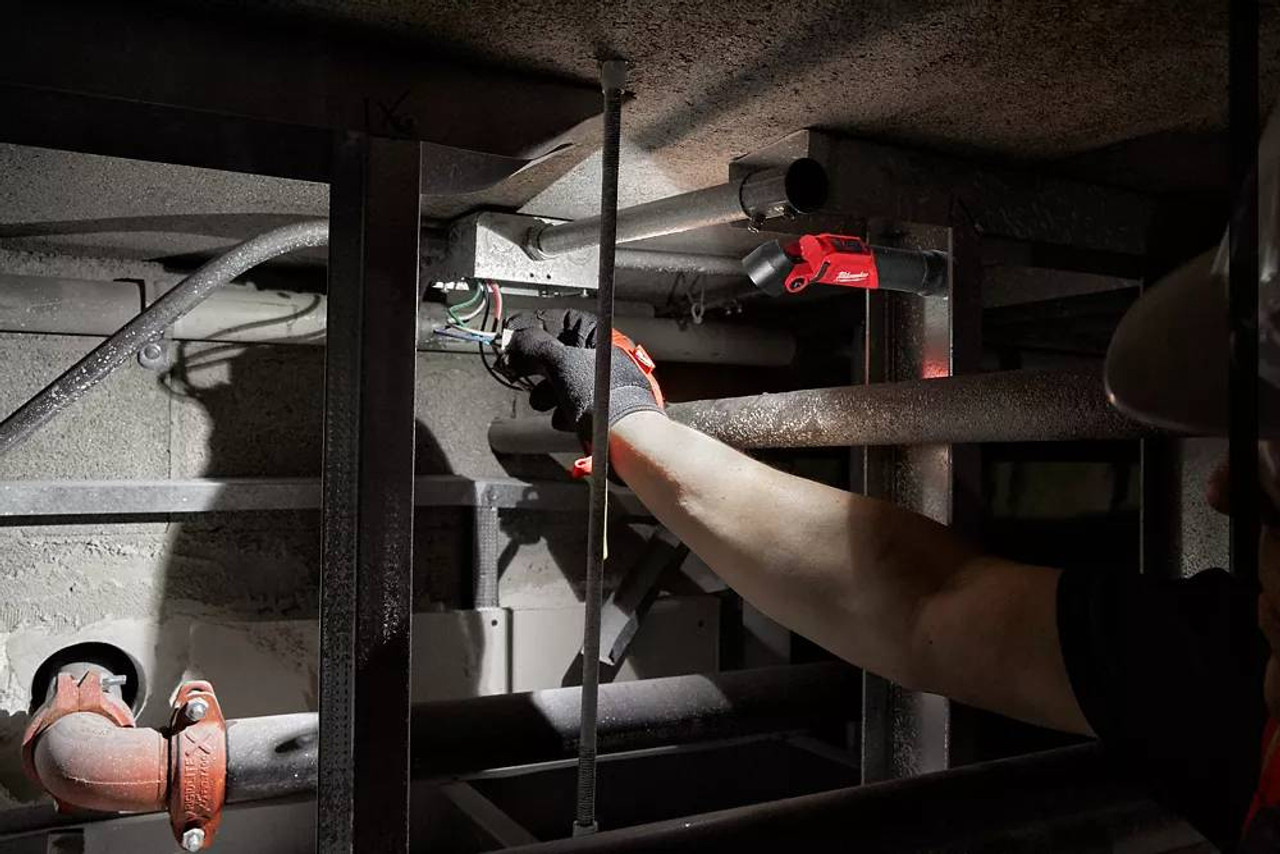 Milwaukee 2113-21 USB Rechargeable 500 Lumen Pivoting Flashlight lighting work area Milwaukee 2113-21 USB Rechargeable 500 Lumen Pivoting Flashlight lighting work area