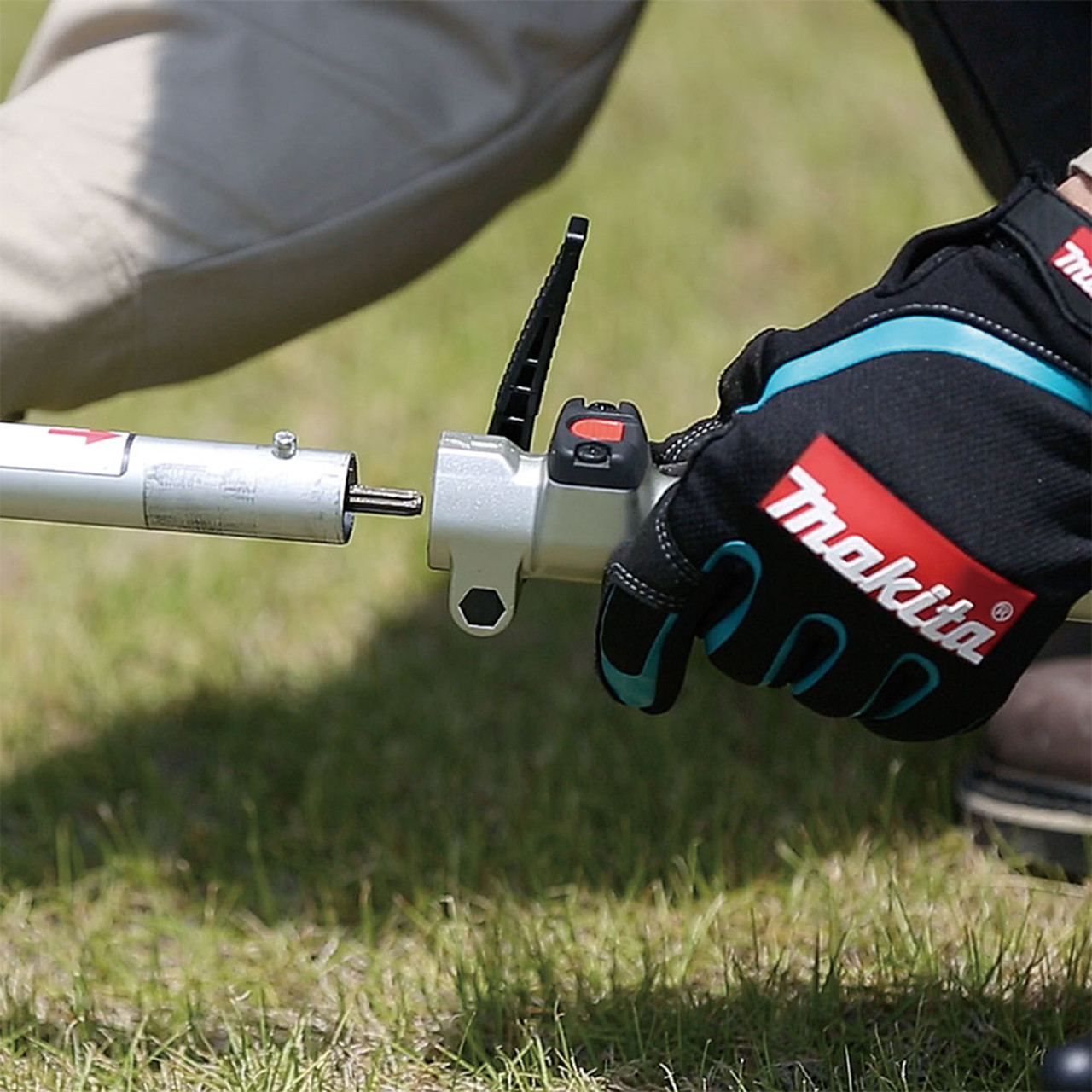 Makita DUX60ZM5X 18Vx2 LXT Brushless Split Shaft Power Head Unit with 16-1/2 inch Line Trimmer Attachment Kit