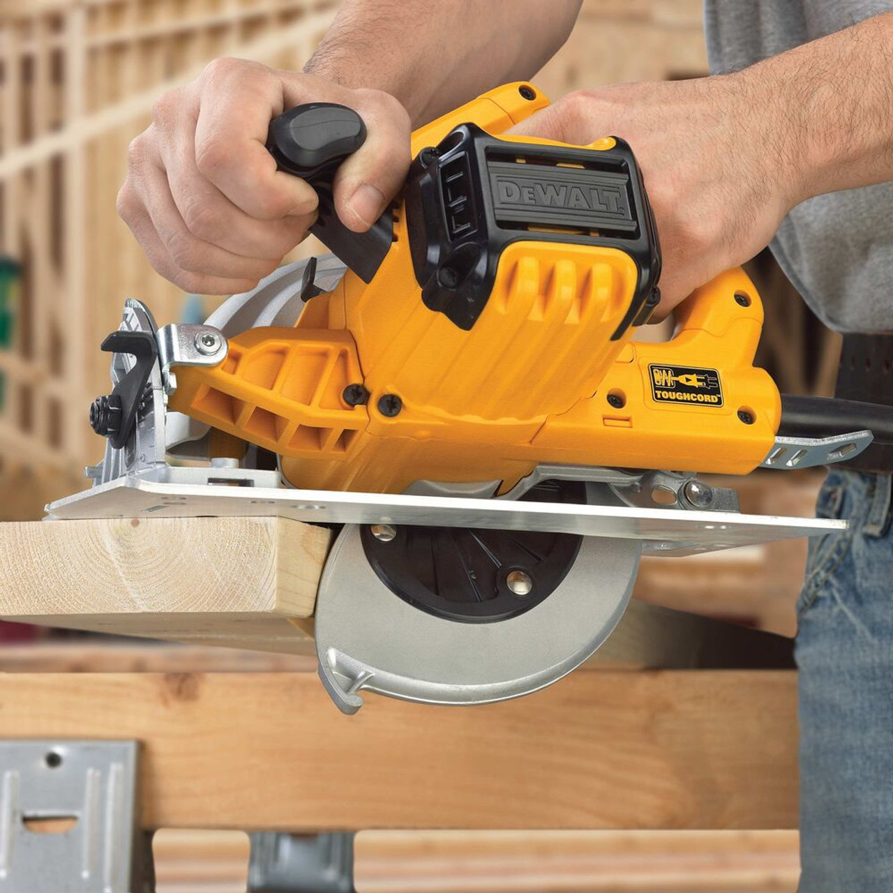 DeWalt DWE575SB 7-1/4 inch Lightweight Circular Saw with Electric Brake