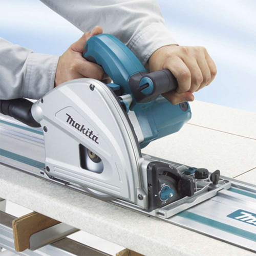 Makita SP6000X1 6-1/2 inch Plunge Cut Circular Saw with 55 inch Guide Rail