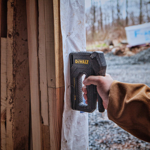 DeWalt DWHT80276 Carbon Fibre Composite Staple Gun stapling