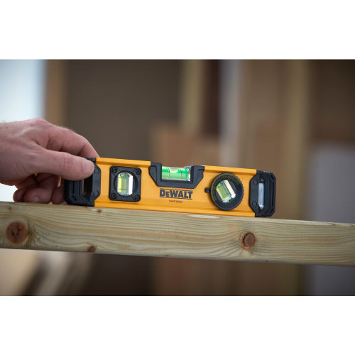 DeWalt DWHT43003 9 inch Magnetic Torpedo Level