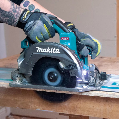 Makita HS004GZ 40V XGT Brushless 7-1/4 inch Circular Saw with Guide Rail Base cutting wood (battery sold separately)