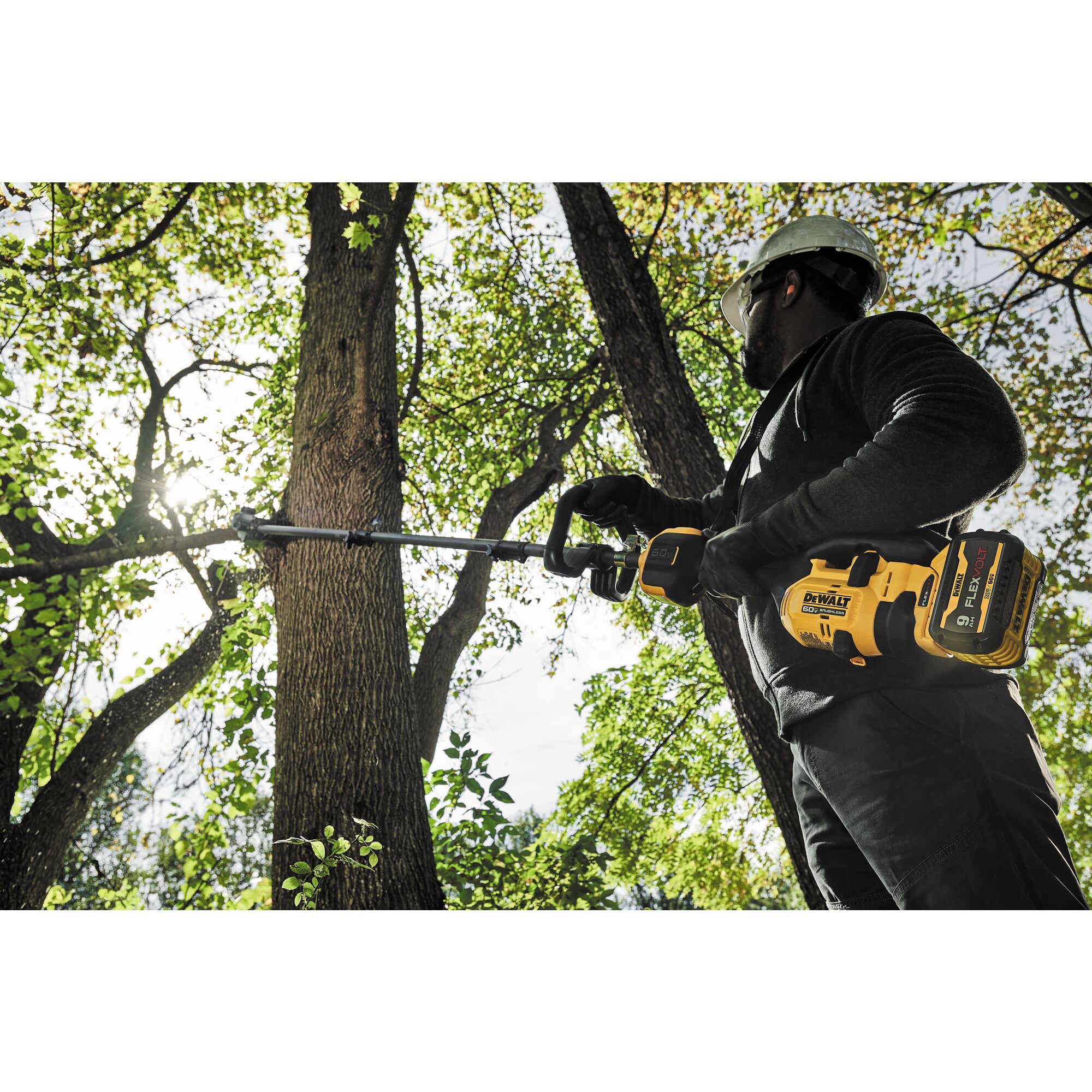 DEWALT DWOAS6PS Pole Saw Attachment - Thumbnail 5