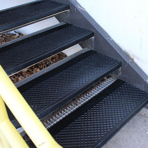 Exterior Rubber Stair Tread image 3