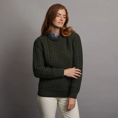 Women's Traditional Aran Crew Neck Sweater - Army Green