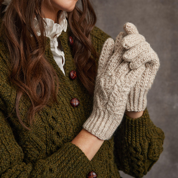 Women's Aran Handknit Gloves - Oatmeal