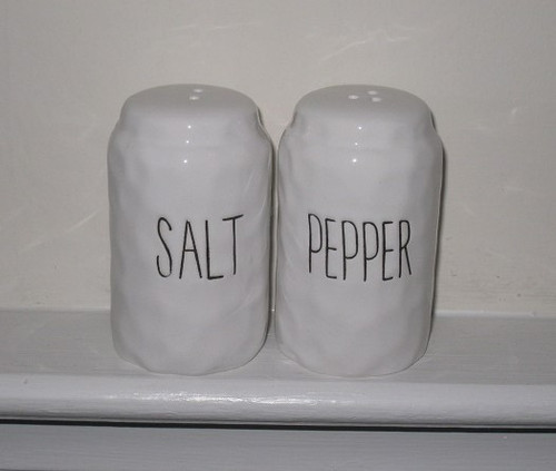 Porcelain Salt and Pepper Shakers HXHD009