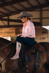 Lucky Chuck - Bucking Dusty Pink Western Cowgirl Performance Socks