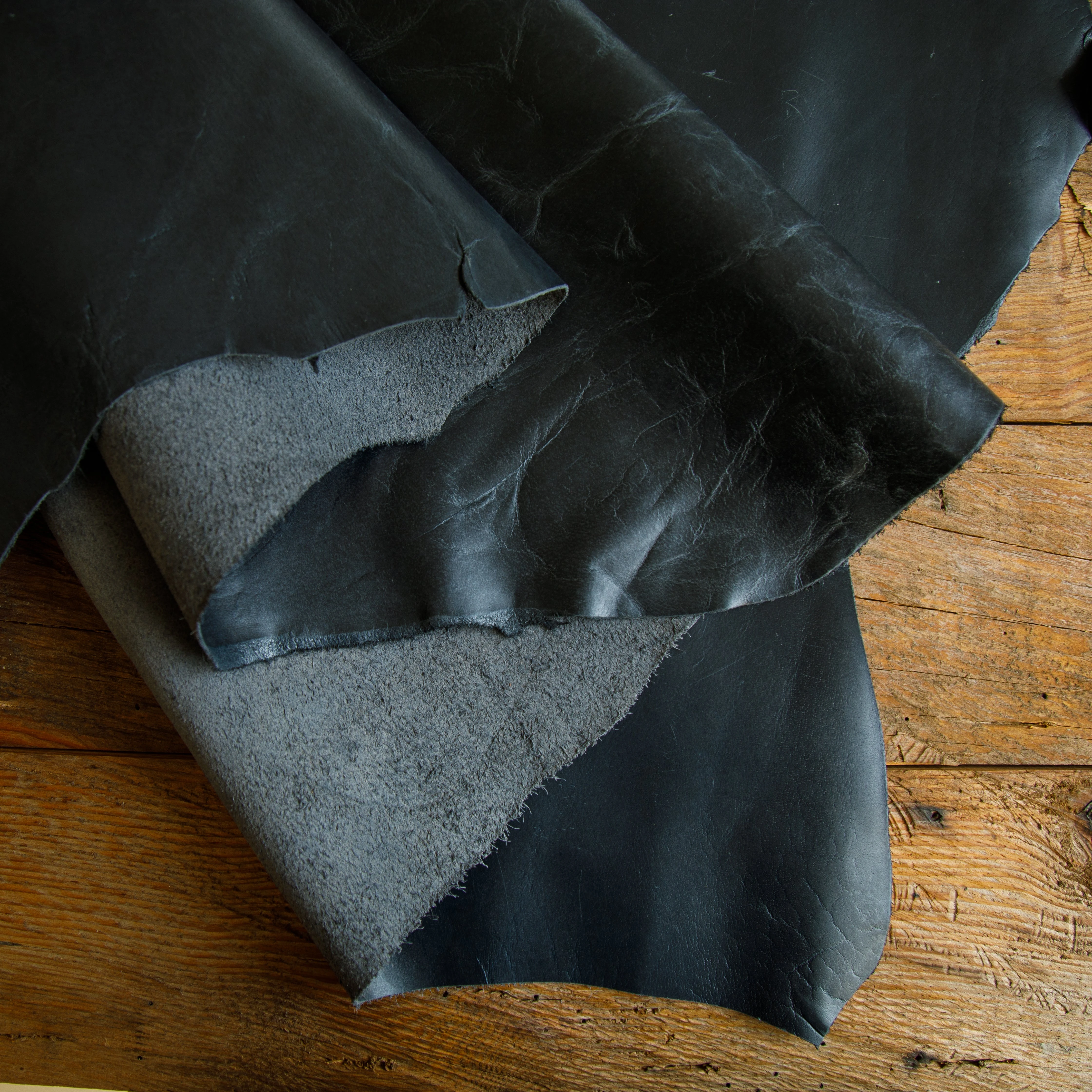 Full-grain black crazy horse leather – distressed finish leather for men’s bags