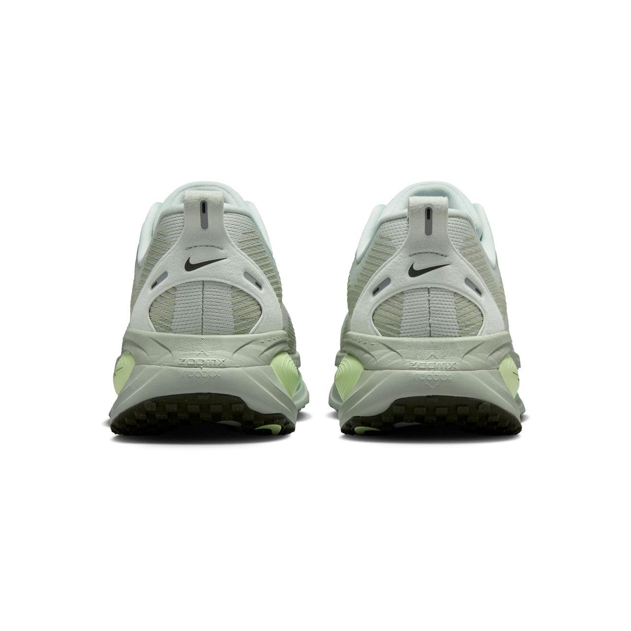 NIKE VOMERO18 ホワイト/ライム スパイクシューズ ランナーの声が導いた、ナイキ ボメロ 18誕生の裏側.オンライン