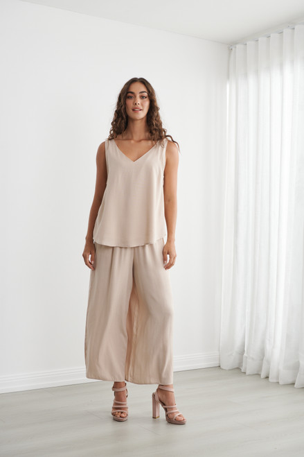 Swing V-Neck Tank Top - Sand