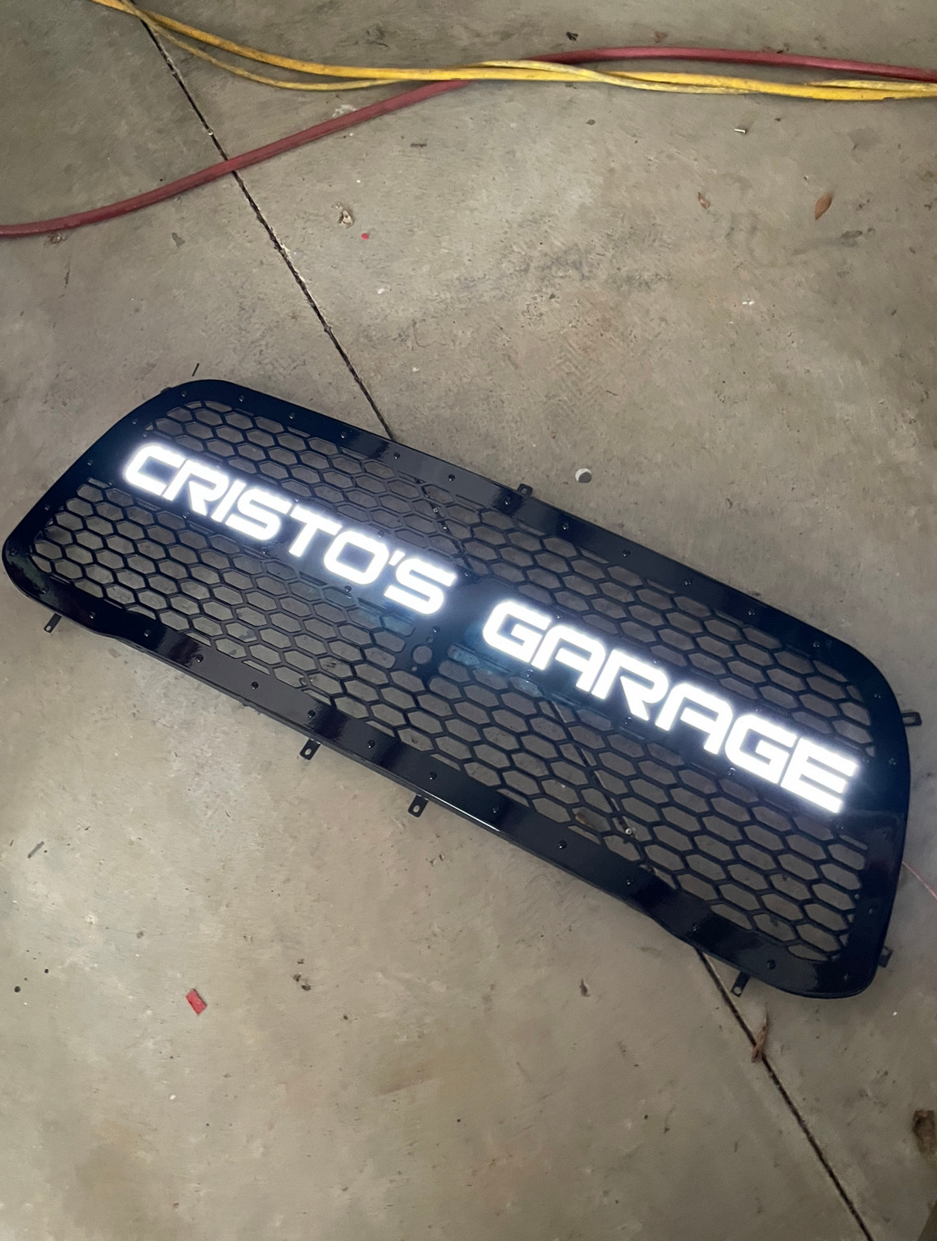 2019+ Ram 2500/3500 Expanded Honeycomb Grille w/ LED Lettering