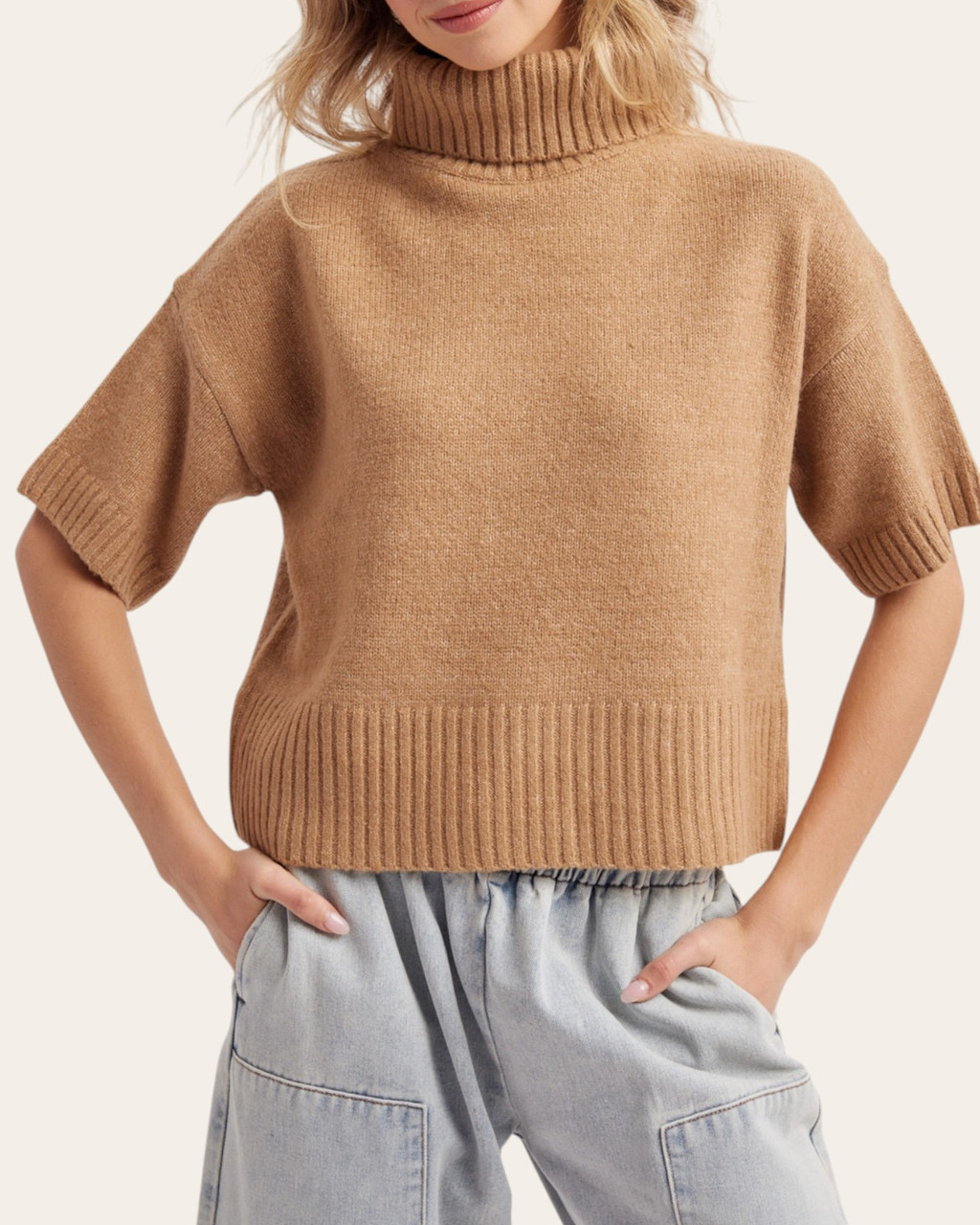 トップス SHODO5351 TURTLE NECK 48 Short Sleeve Turtleneck Sweater in Camel | Fall Tops Trendy