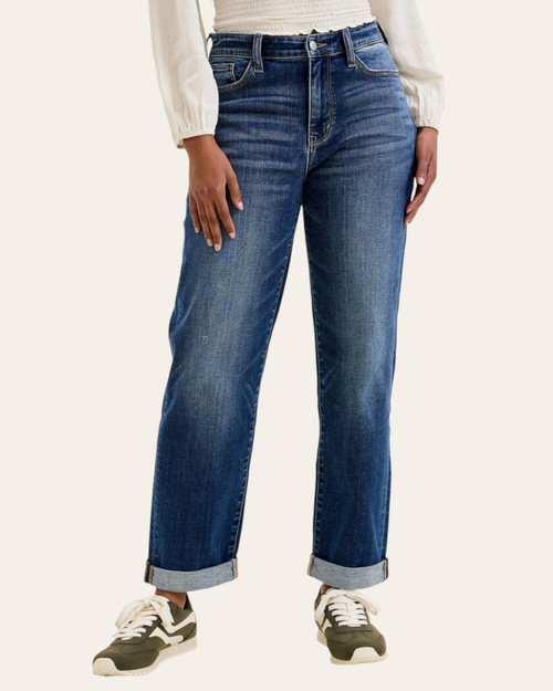 Front view of model wearing non-distressed Judy Blue Billie boyfriend jeans