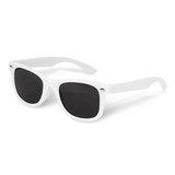 Malibu Kids Sunglasses feature a white frame and dark lenses, designed for leisure and outdoor activities. Malibu Kids Sunglasses feature a white frame and dark lenses, designed for leisure and outdoor activities.