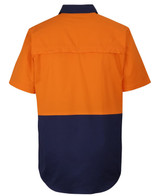 Short-sleeved work shirt in orange and navy, featuring a colour-block design with a back yoke and a logo.