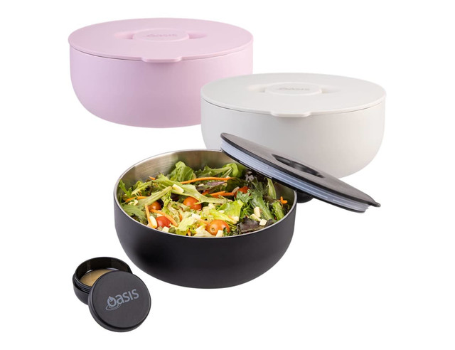 A set of three insulated lunch bowls in pink, white, and black, featuring lids and a logo.