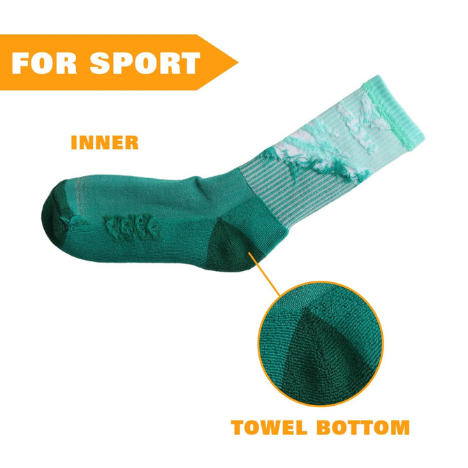 Crew woven sport sock in green with a towel bottom for added comfort. Features a patterned upper section and a logo.