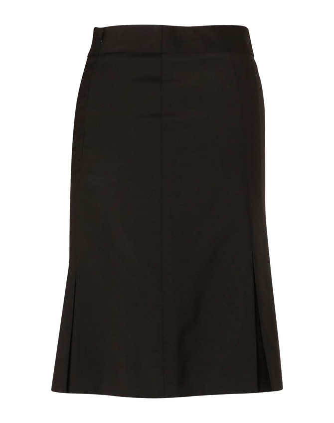 A black pleated skirt made from wool stretch fabric, featuring a tailored fit and a subtle slit.