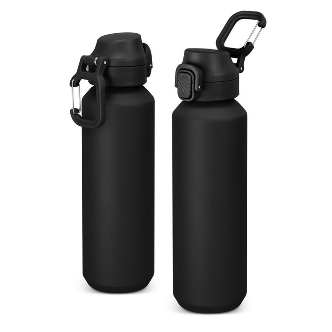 A drink bottle in matte black recycled aluminium with a black lid and carabiner, featuring a logo.