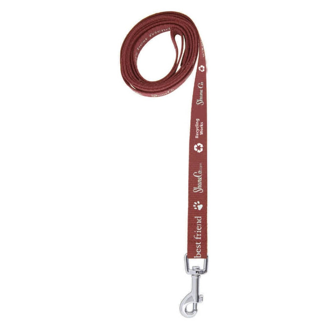 A brown dog leash measuring 1.4m and 19mm wide, featuring a metal clip and branding details.