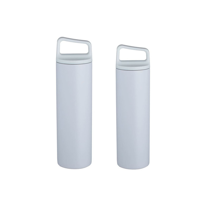 A drink bottle in light grey with a handle, featuring a sleek stainless steel design. Includes a logo.