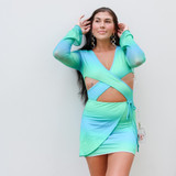 -Blue and Green Sea Foam Gradient Pattern
-Criss Cross Cutouts in Front
-Ties at Waist
-Long Sleeves
-Fabric Stretches
-Dress

Materials:
95% Polyester | 5% Elastane

AA000714 DRESS B/G