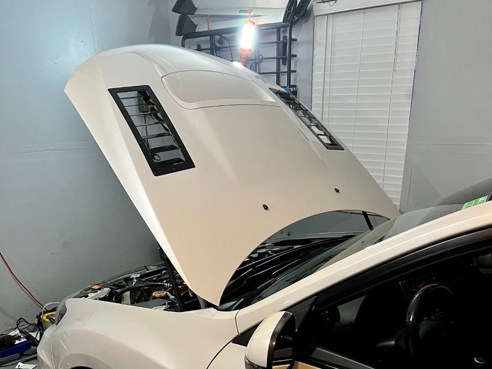 Race Louvers - Subaru WRX 2008-2014 RS Trim Hood Extractor Kit