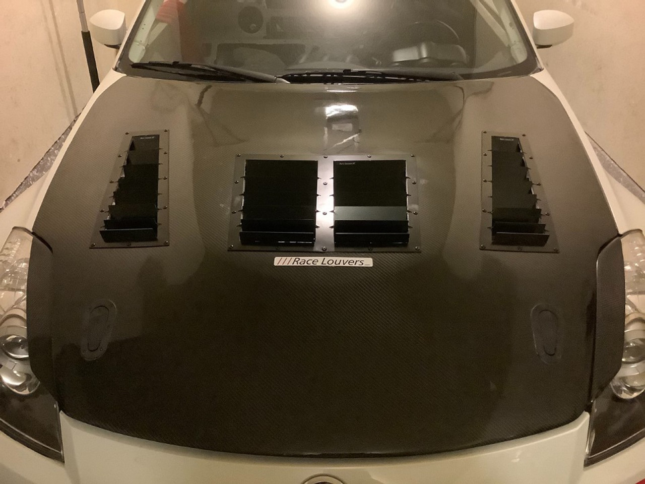 Race Louver 350Z RT track trim side hood extractor is designed for street, high performance driving and track duty.