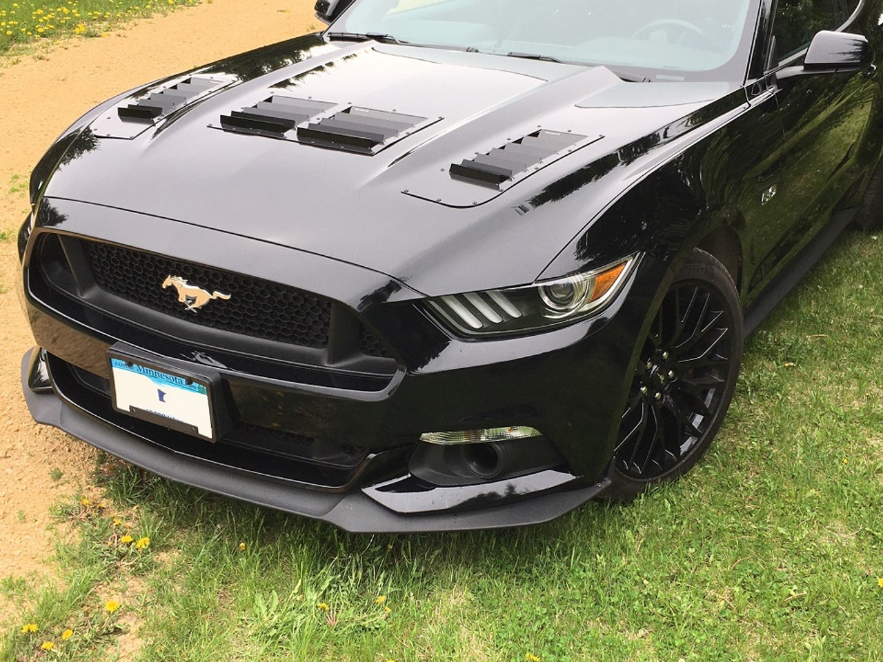 Race Louver Mustang RS trim straight angular pair car hood extractor is designed for street, high performance driving and track duty.