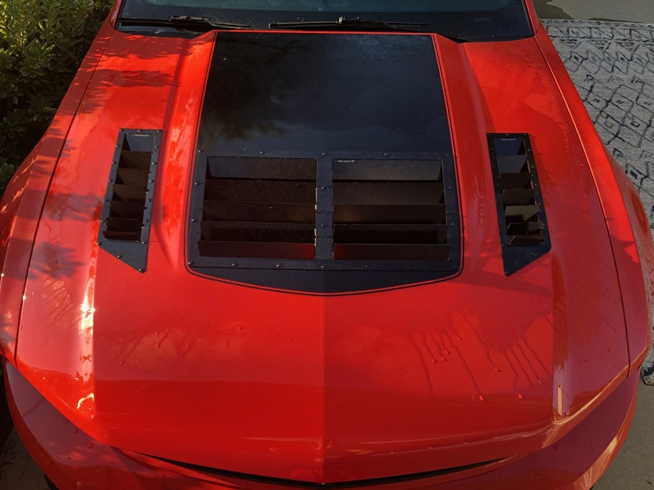Race Louver Mustang RT Track Trim center car hood extractor is designed for street, high performance driving and track duty