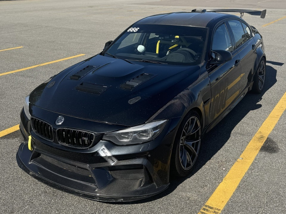 Race Louvers - BMW M3 3 Series F80 RT Trim Hood Extractor Kit