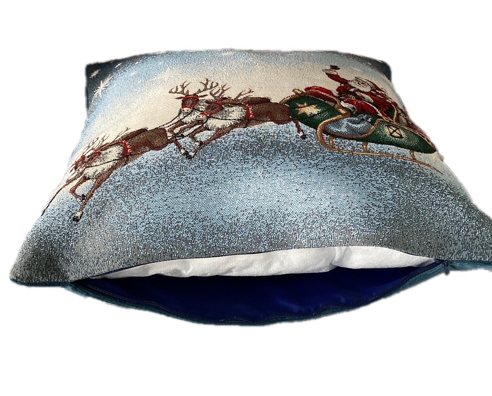 "Santa's Sledge" Decorative Chic Throw Pillow with Insert Veralis  VLP020