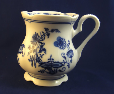 Mug 8.5oz, Original Blue Onion Bone China Porcelain Leander Bone China