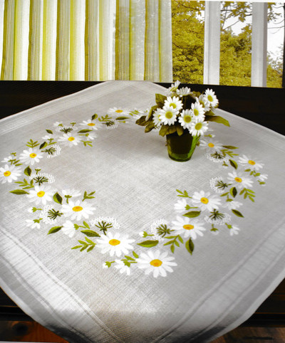 "Daisy" Tablecloth Kit for Satin Stitch Embroidery Schafer 6916