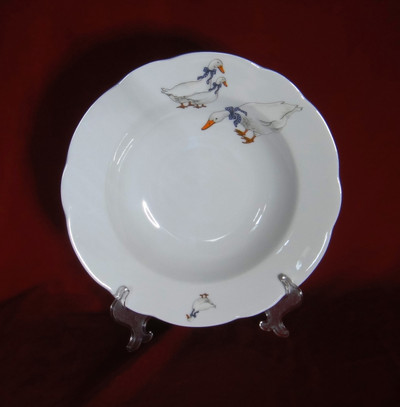 Plate deep 9in Geese II, BERNADOTTE Leander, Bone China Porcelain