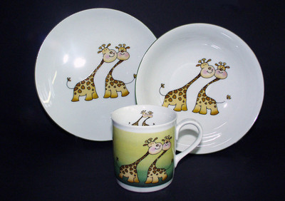 Giraffe  Kids Dinnerware Plates and Mug Kit 