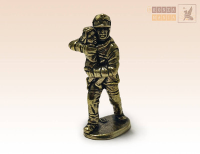 "Firefighter" Collectible Souvenir Figure Statue BronZamania B2542