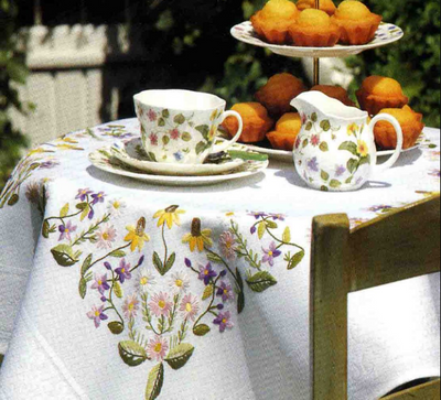 "Fields Flowers" Tablecloth Kit for Satin Stitch Embroidery Duftin 6022
