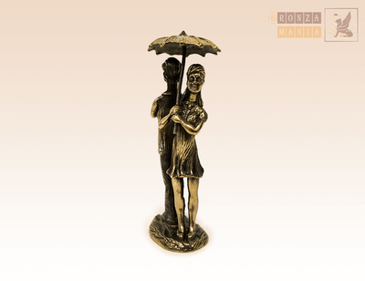 "Lovers under the Umbrella" Collectible Souvenir Figure Statue BronZamania B529