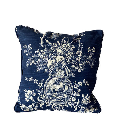 "Hunting" Decorative Chic Throw Pillow with Insert Veralis VLP017