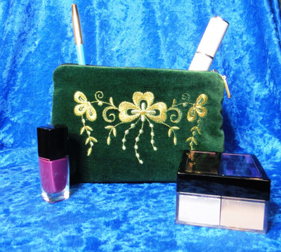 Golden Embroidery Velvet Cosmetic Bag "Clover" Green 425-1540